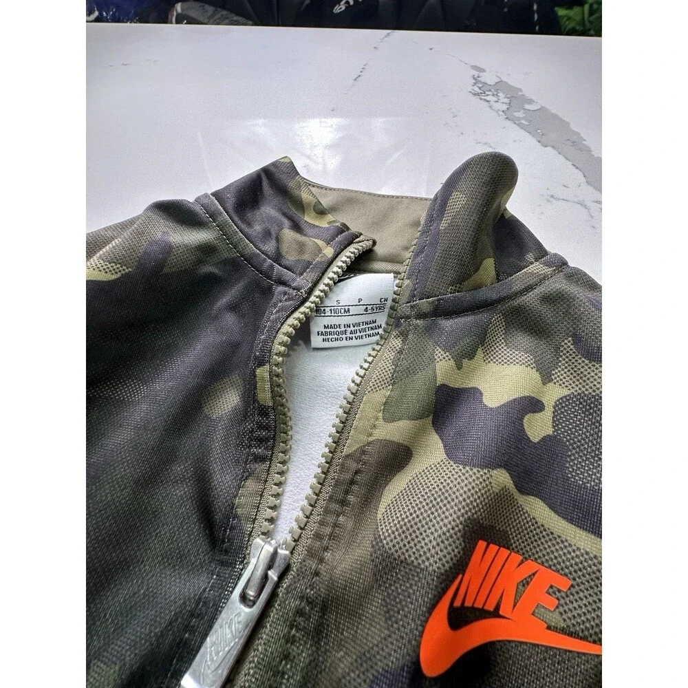 Nike boys small